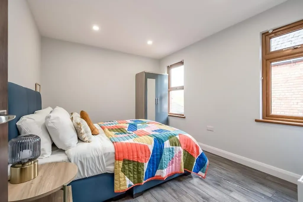 Central Belfast Apartments - The Malone Suites 0*,  United Kingdom