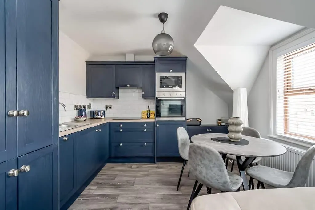 Central Belfast Apartments - The Malone Suites