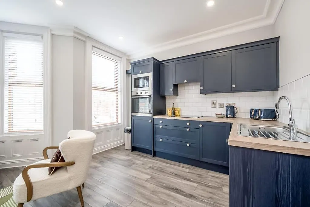 Central Belfast Apartments - The Malone Suites
