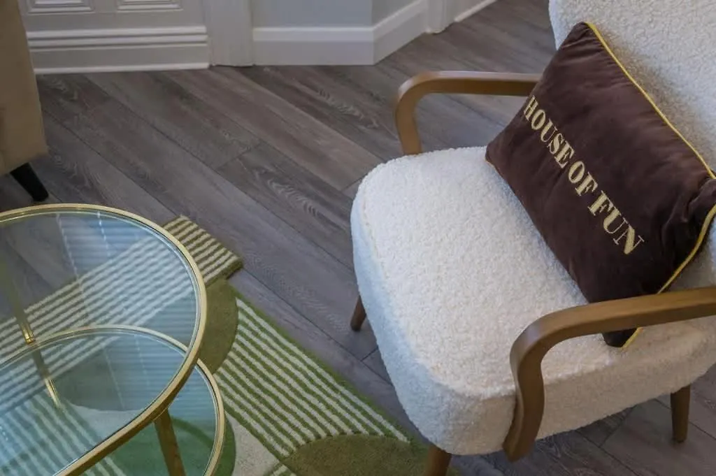 Central Belfast Apartments - The Malone Suites