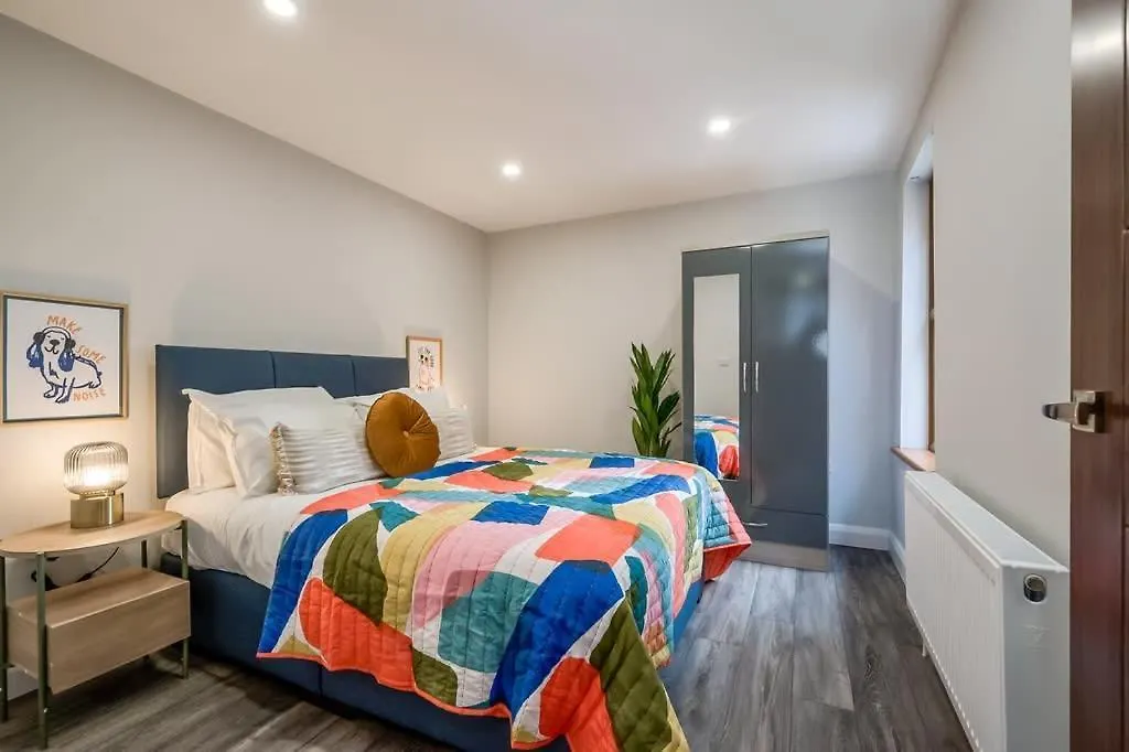Central Belfast Apartments - The Malone Suites