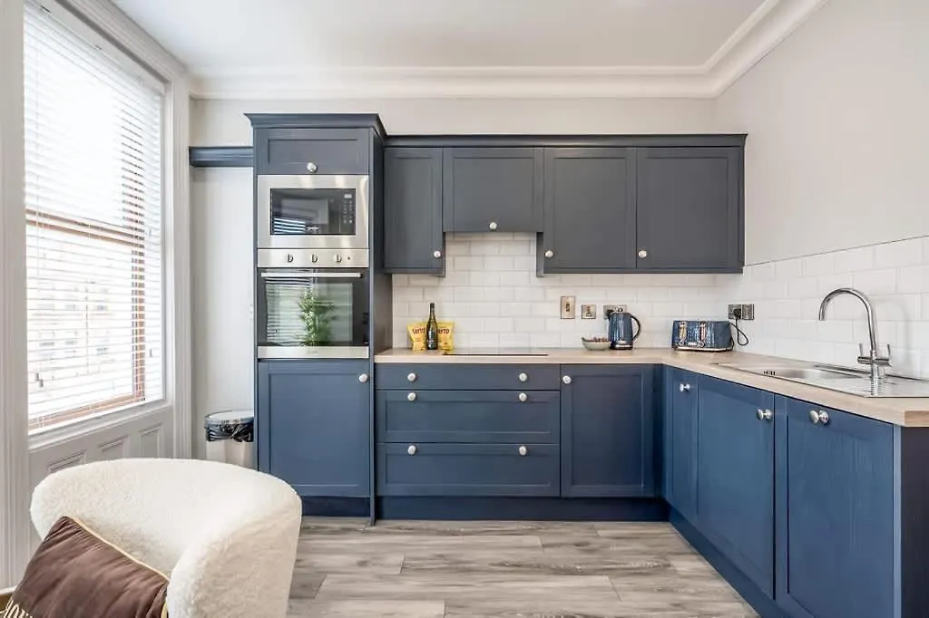 Central Belfast Apartments - The Malone Suites