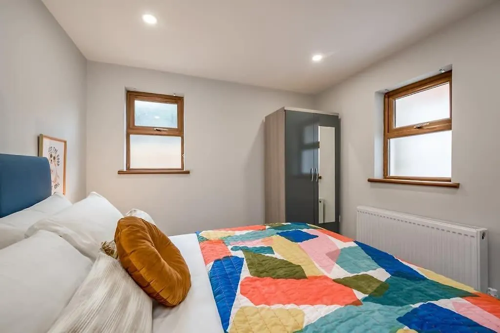 Central Belfast Apartments - The Malone Suites